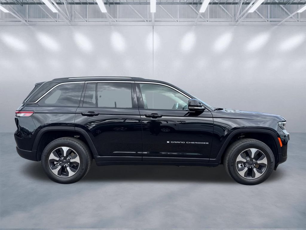 Used 2022 Black Jeep 4xe image 3