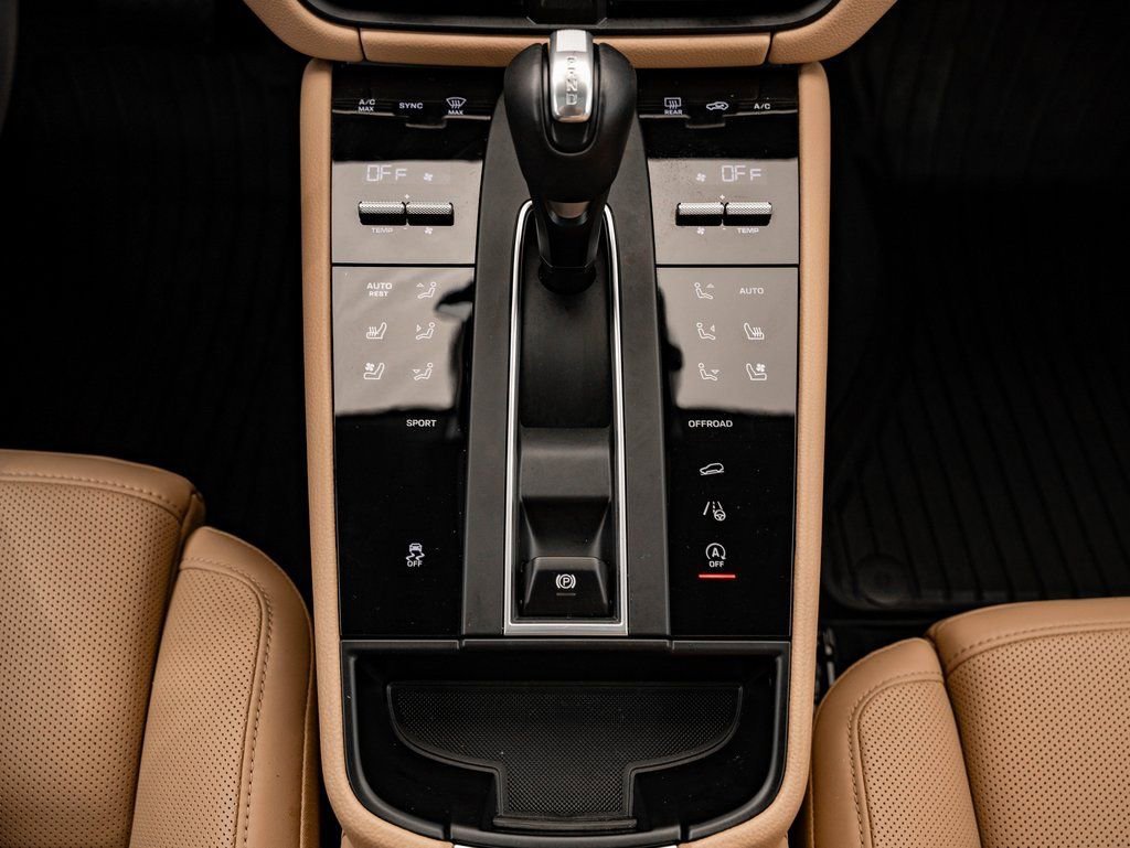 Used 2025 Volcano Grey Metallic Porsche  image 37