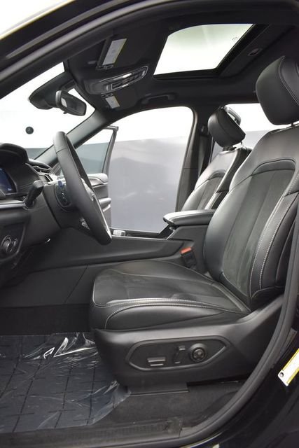 Used 2024 Black Jeep Altitude X image 9