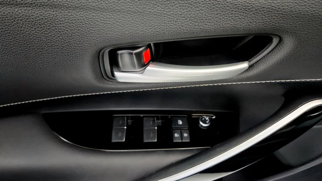 Used 2019 Blue Toyota SE image 23