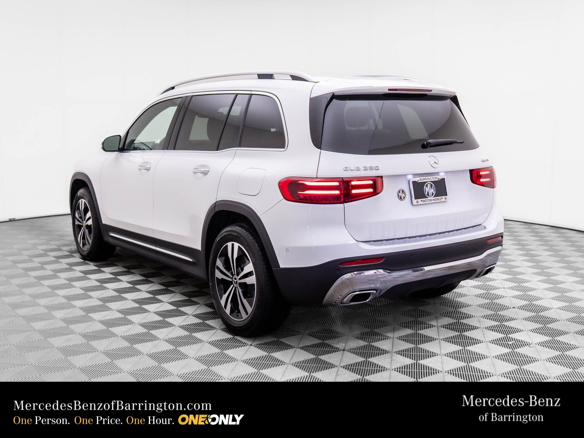 New 2026 Polar White Mercedes-Benz GLB 250 image 47
