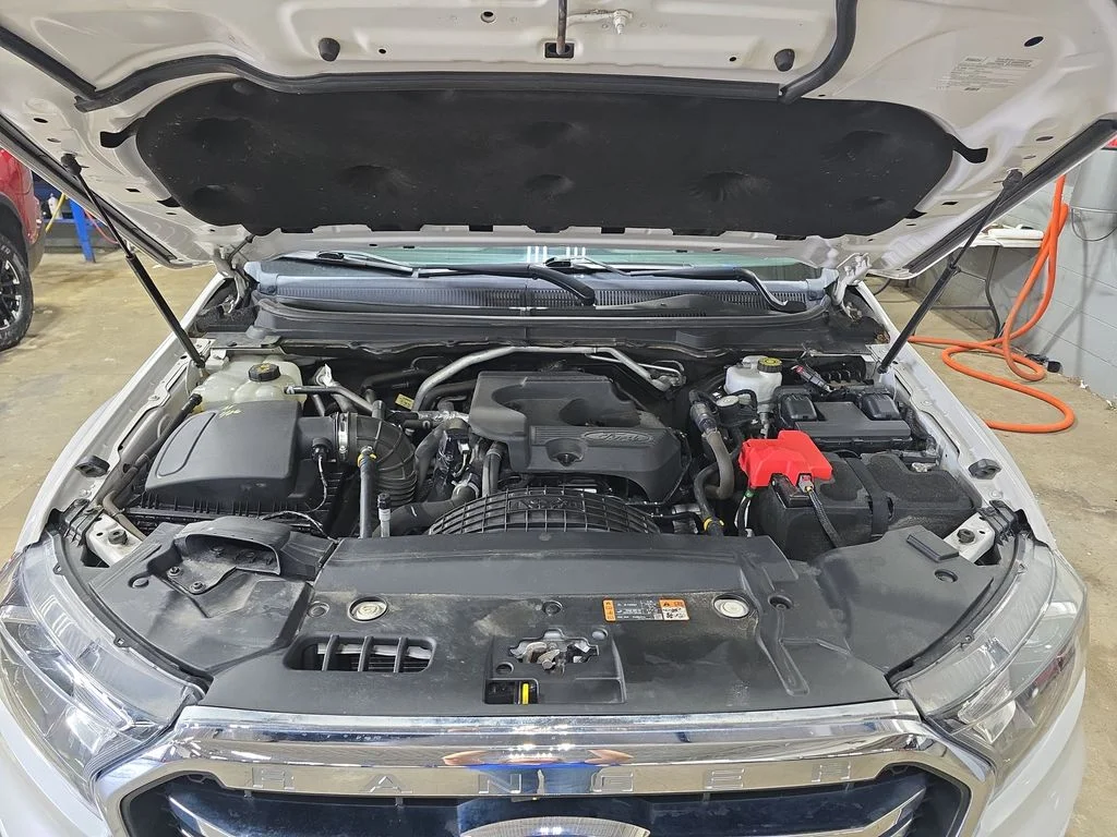 Used 2020 White Platinum Clearcoat Metallic Ford Lariat image 30