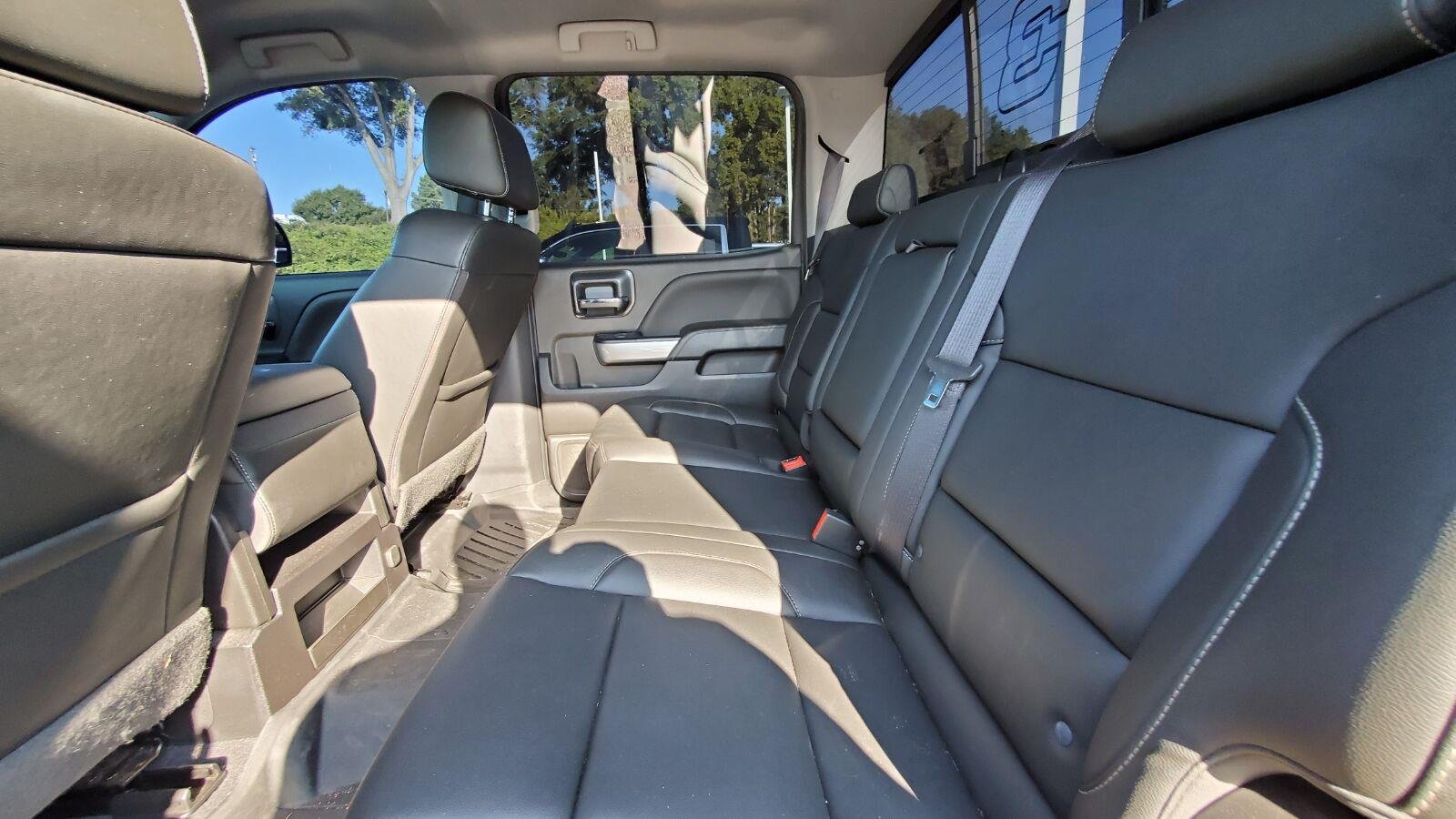 Used 2018 BLACK Chevrolet LT image 5
