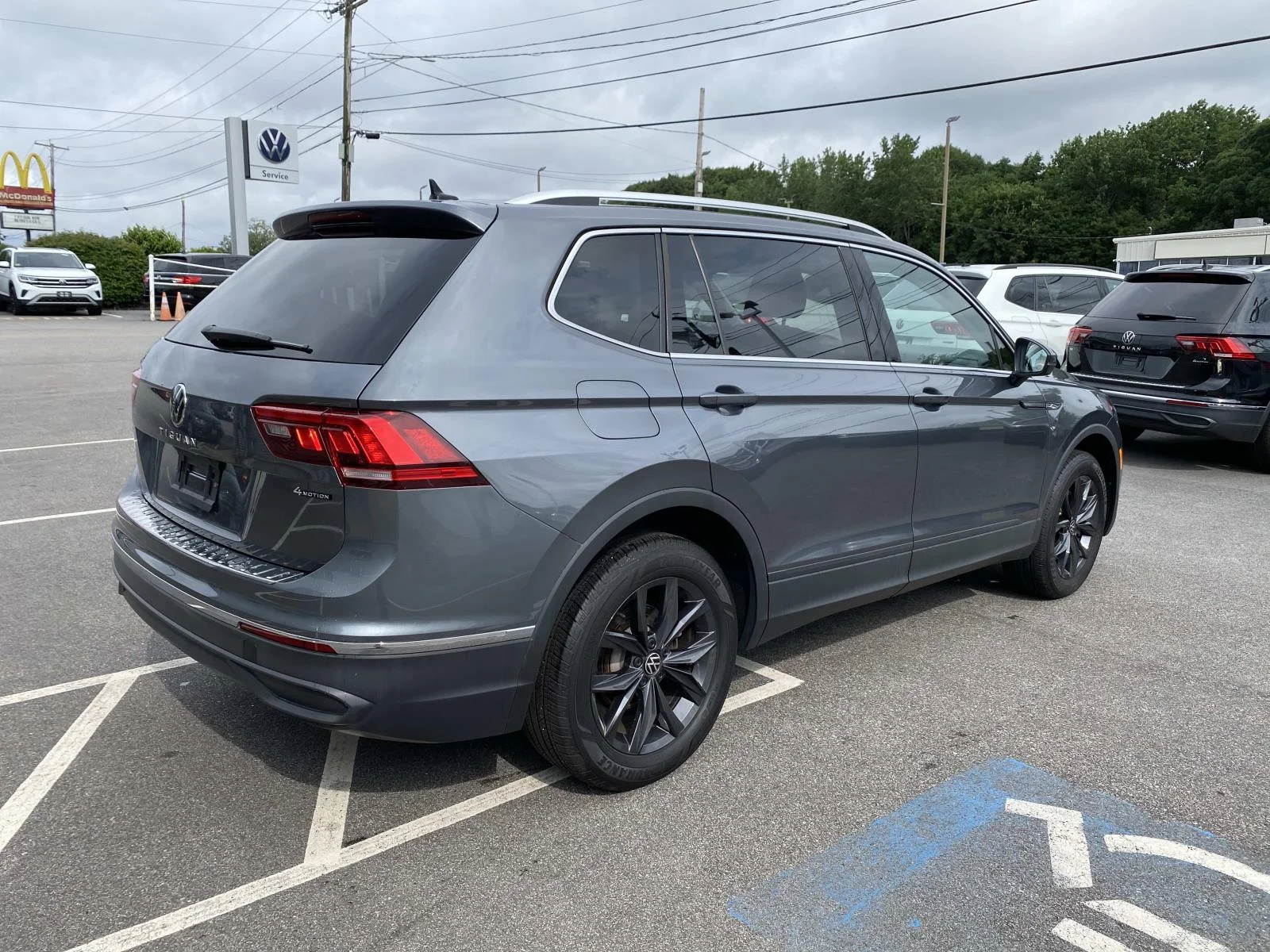 Certified Used 2024 Platinum Gray Metallic Volkswagen 2.0T SE 4MOTION image 8