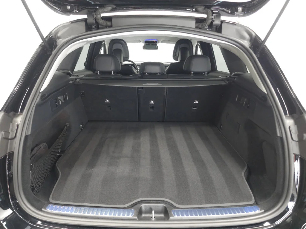 Used 2025 Black Mercedes-Benz GLC 350e image 27