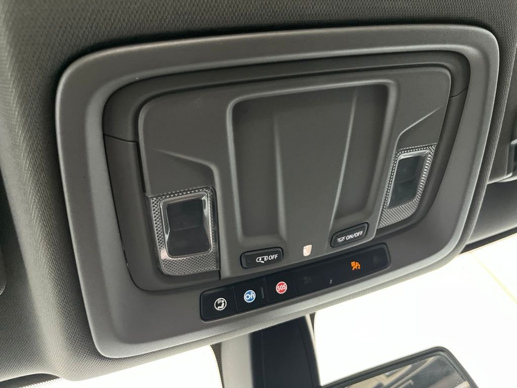 Used 2021 White GMC Elevation image 11
