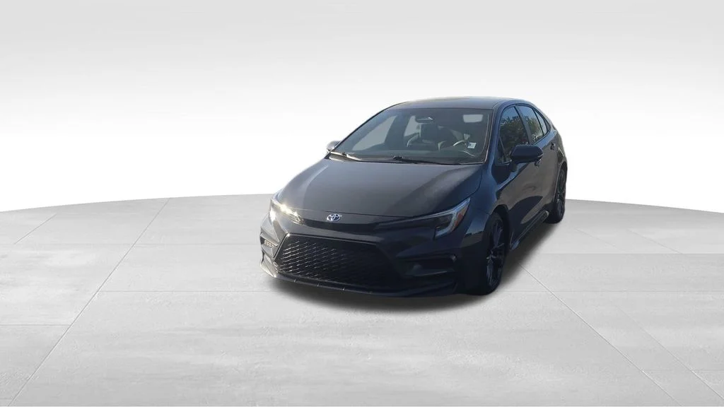 Used 2023 UNDERGROUND Toyota SE image 3