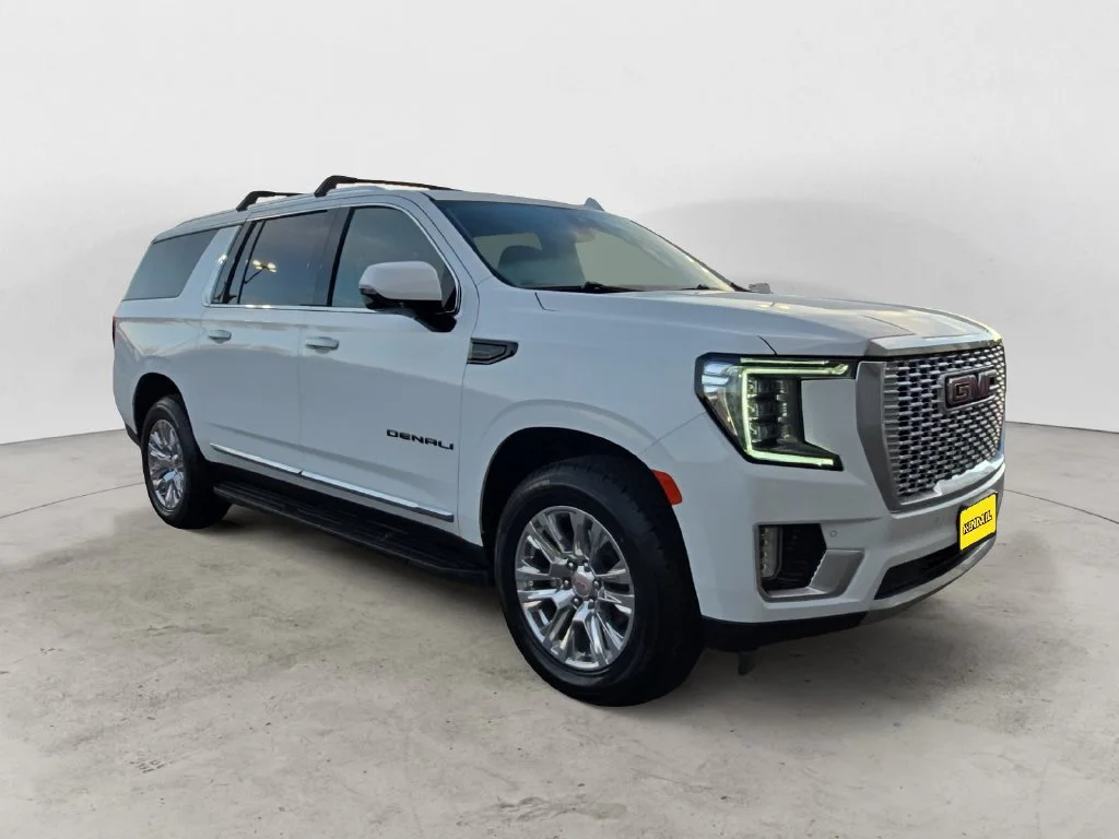 Used 2024 Summit White GMC Denali image 5