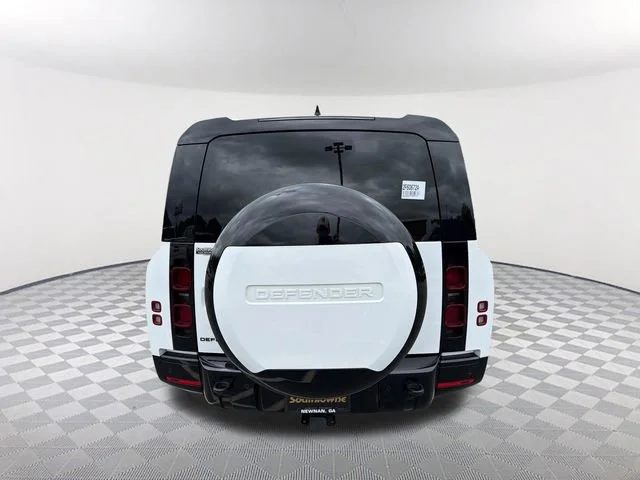 Used 2025 White Land Rover 130 P400 X-Dynamic SE image 6
