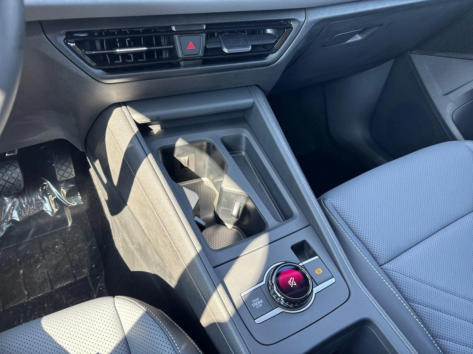 New 2026 Pure White Volkswagen SE image 26
