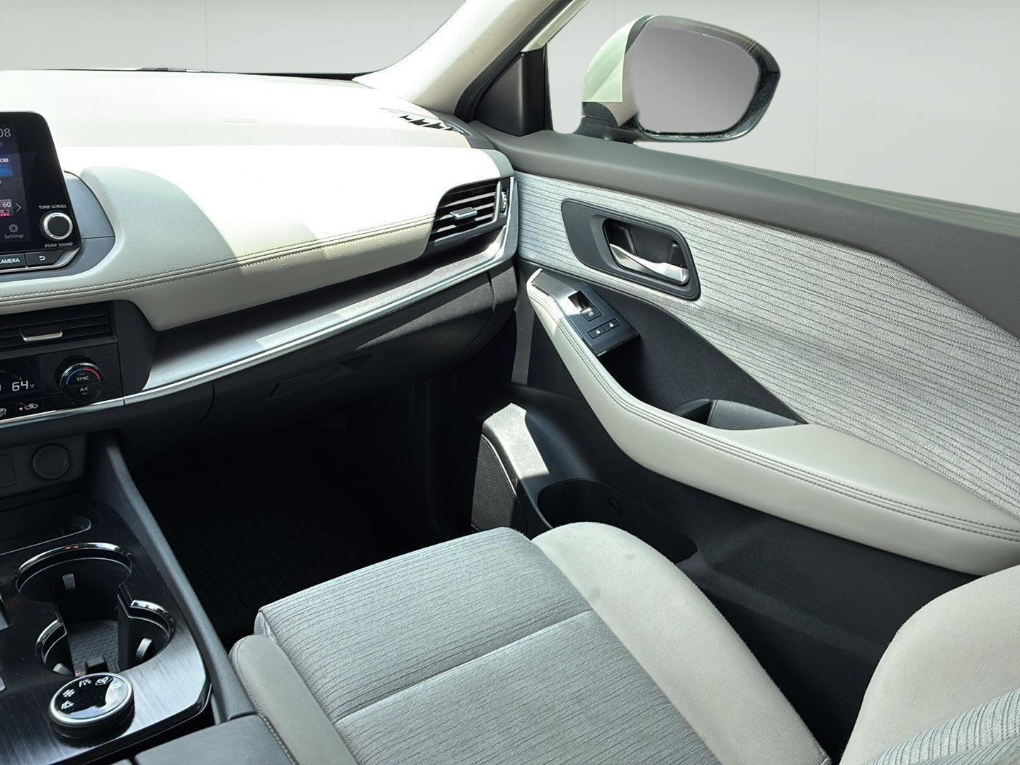 Used 2023 Pearl White Tricoat Nissan SV image 24