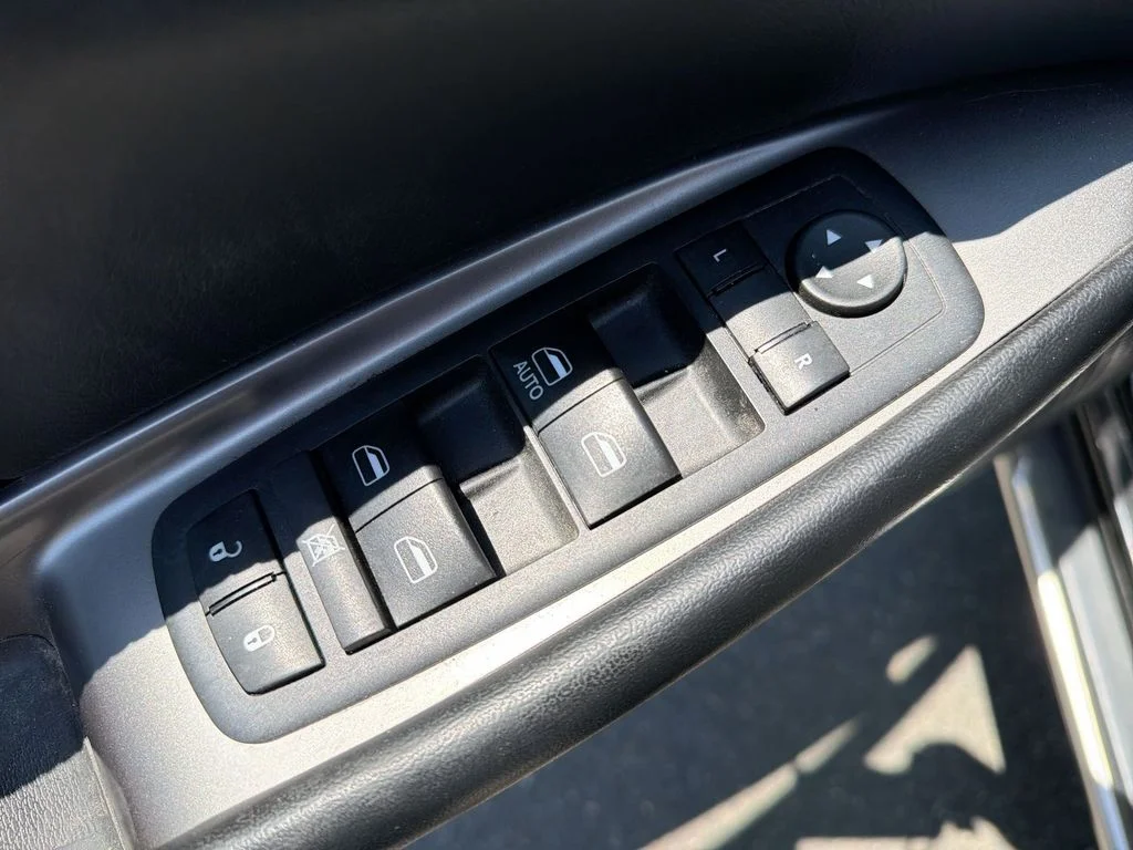 Used 2017 Black Dodge Crossroad image 15