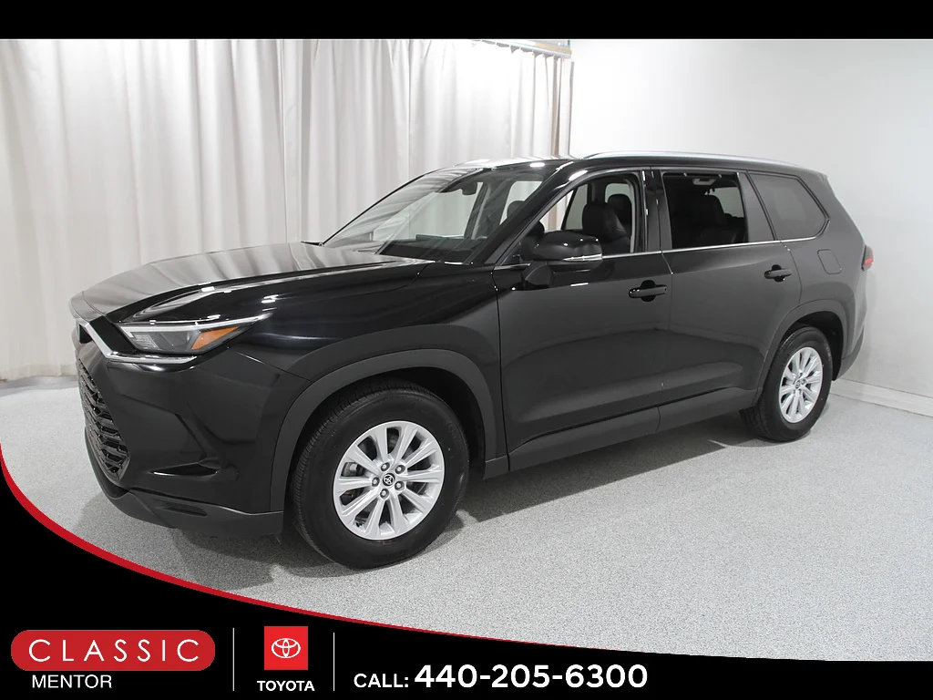 Used 2025 Midnight Black Metallic Toyota XLE image 3