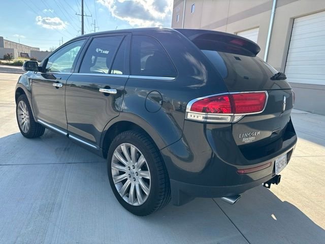 Used 2013 Black Lincoln  image 6
