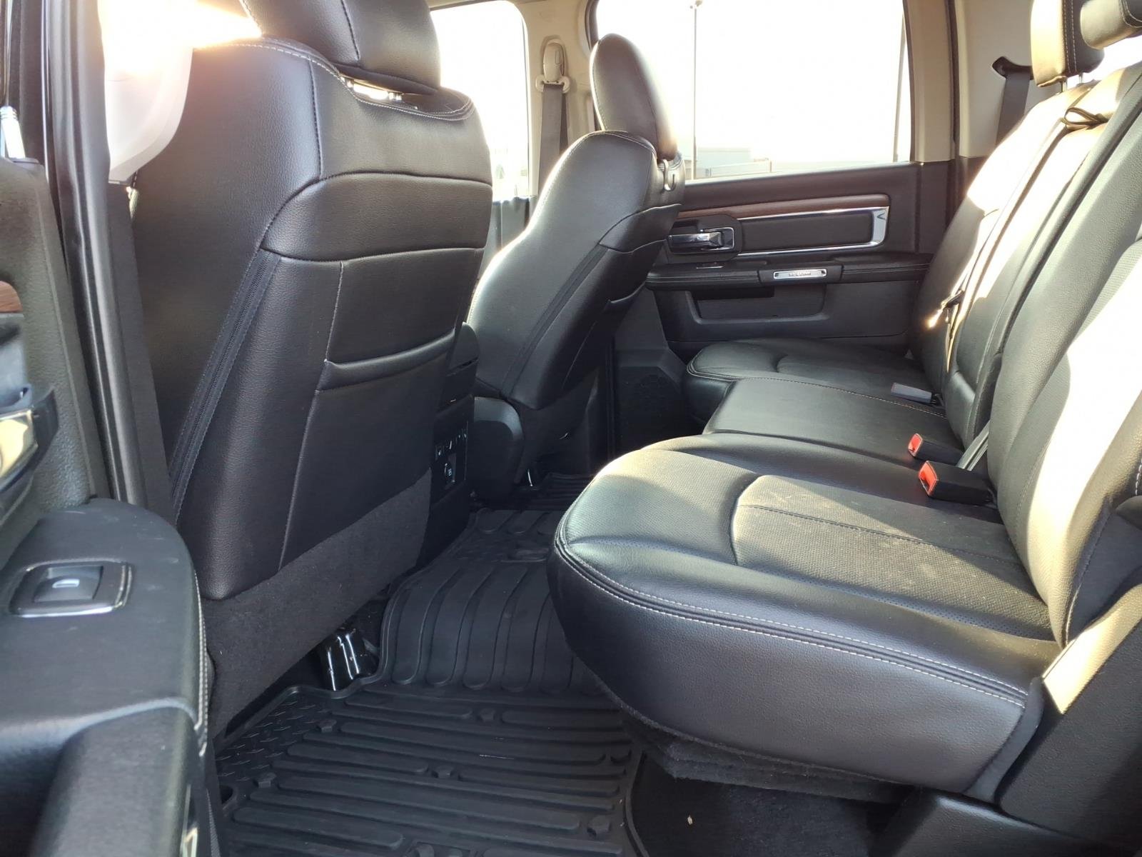 Used 2018 Brilliant Black Crystal Pearl Coat RAM Laramie image 5