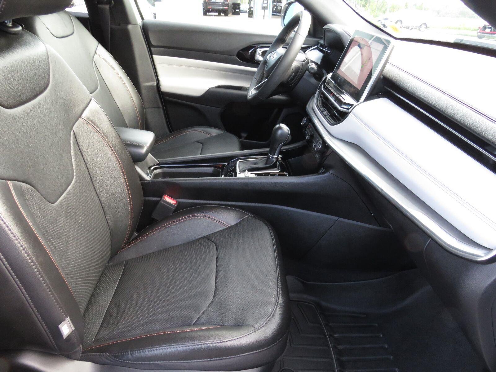 Used 2023 Bright White Clearcoat Jeep Limited image 19