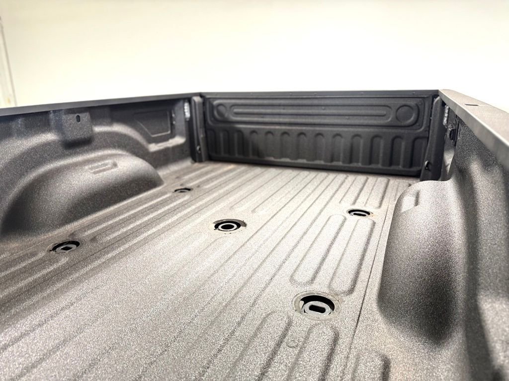 New 2026 Diamond Black Crystal Pearl-Coat Exterior Paint RAM Limited image 6