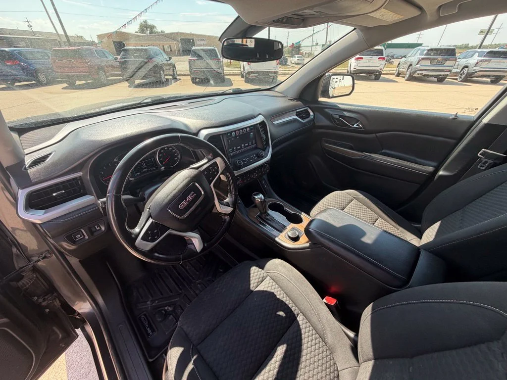 Used 2018 Silver GMC SLE-2 image 14