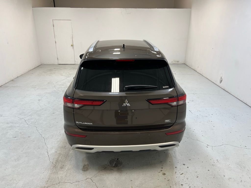 2022 Mitsubishi Outlander SEL photo 3