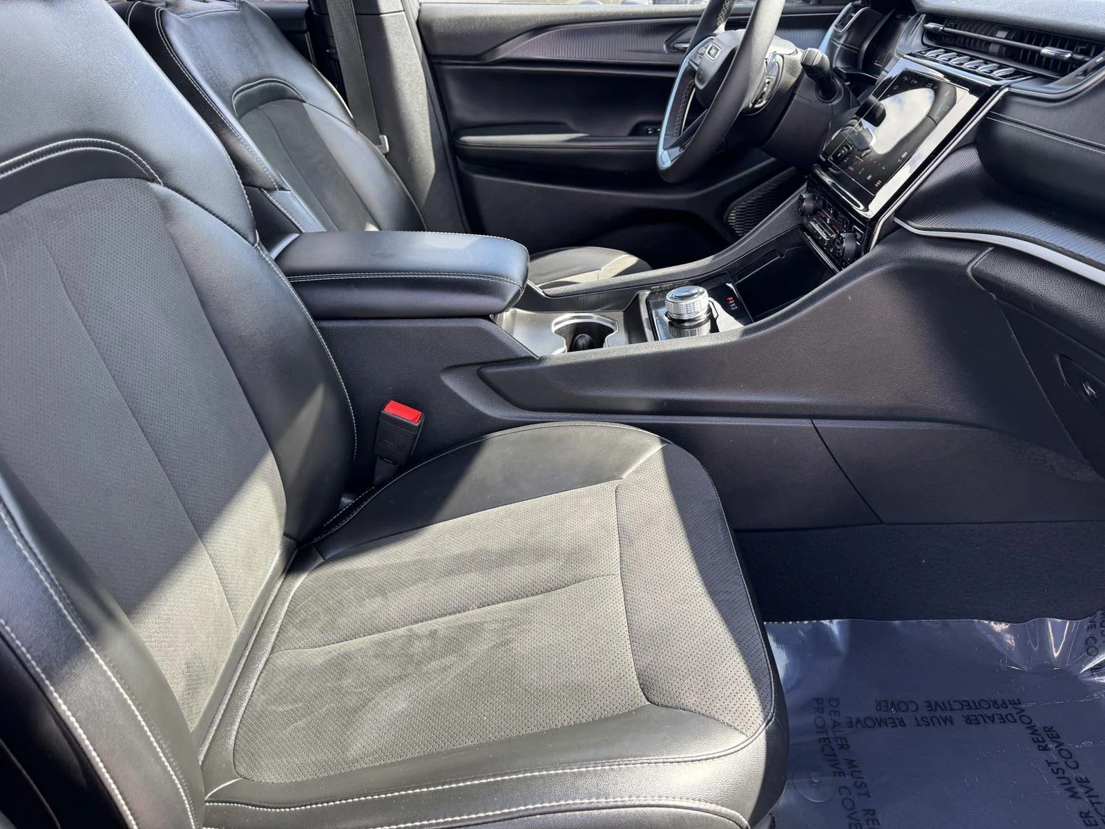 Used 2024 Baltic Gray Metallic Clearcoat Jeep Altitude image 9