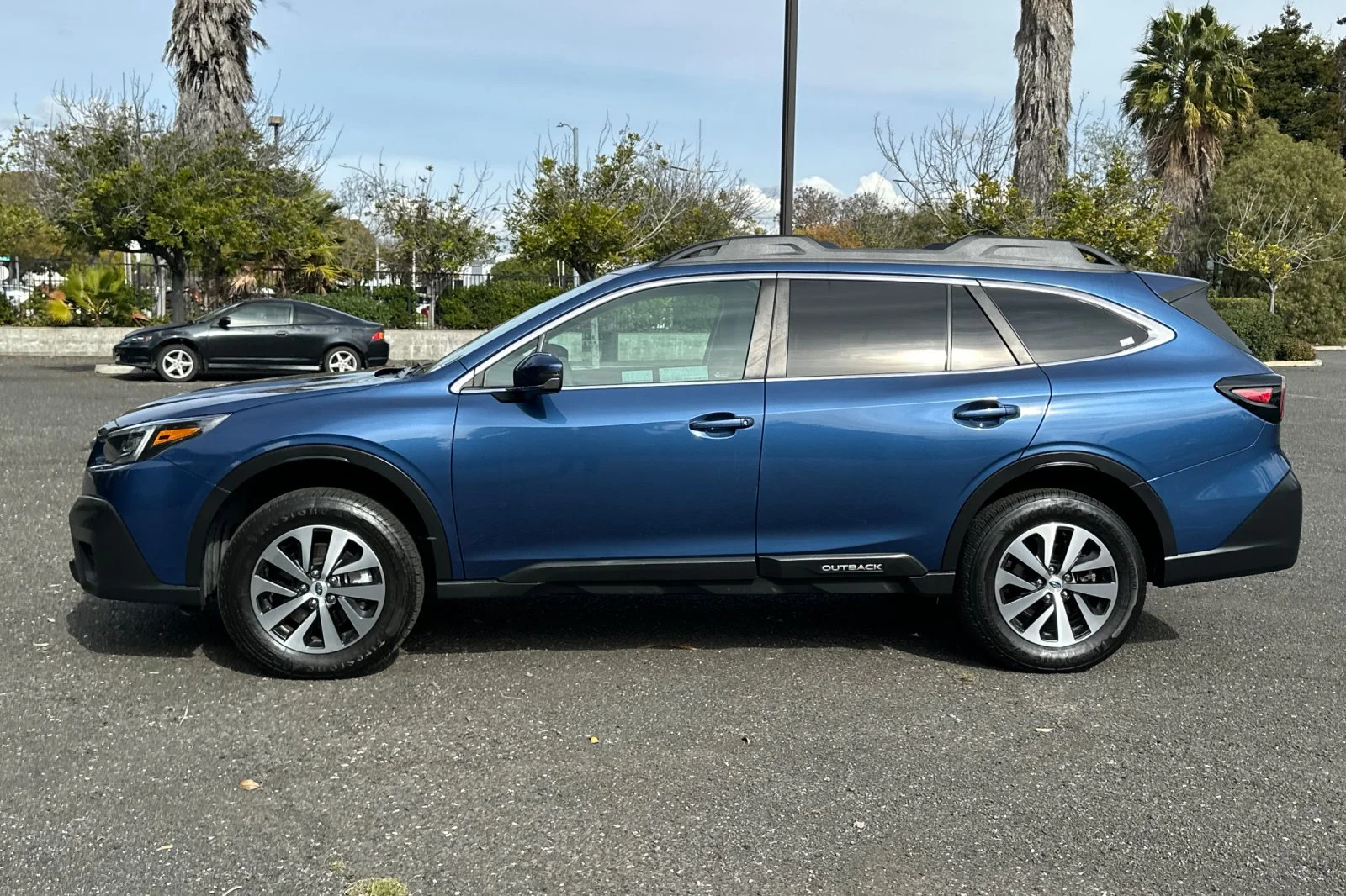 Used 2022 Blue Subaru Premium image 6