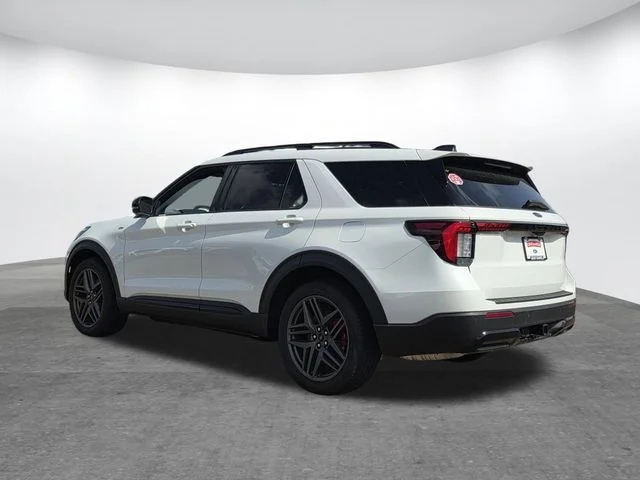 New 2026 Star White Metallic Tri-Coat Ford ST-Line image 24