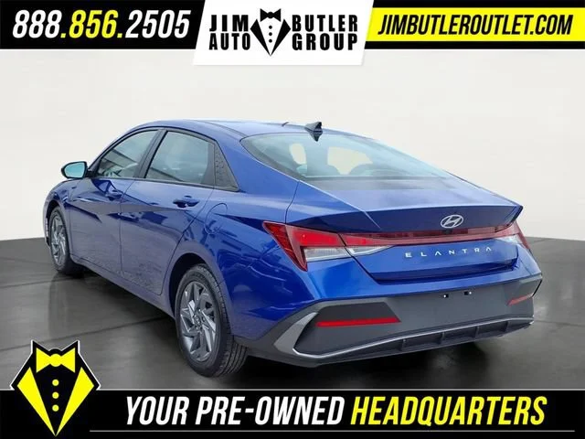 Used 2024  Hyundai SEL image 2