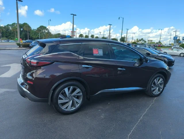 Used 2019 Brown Nissan SL image 5