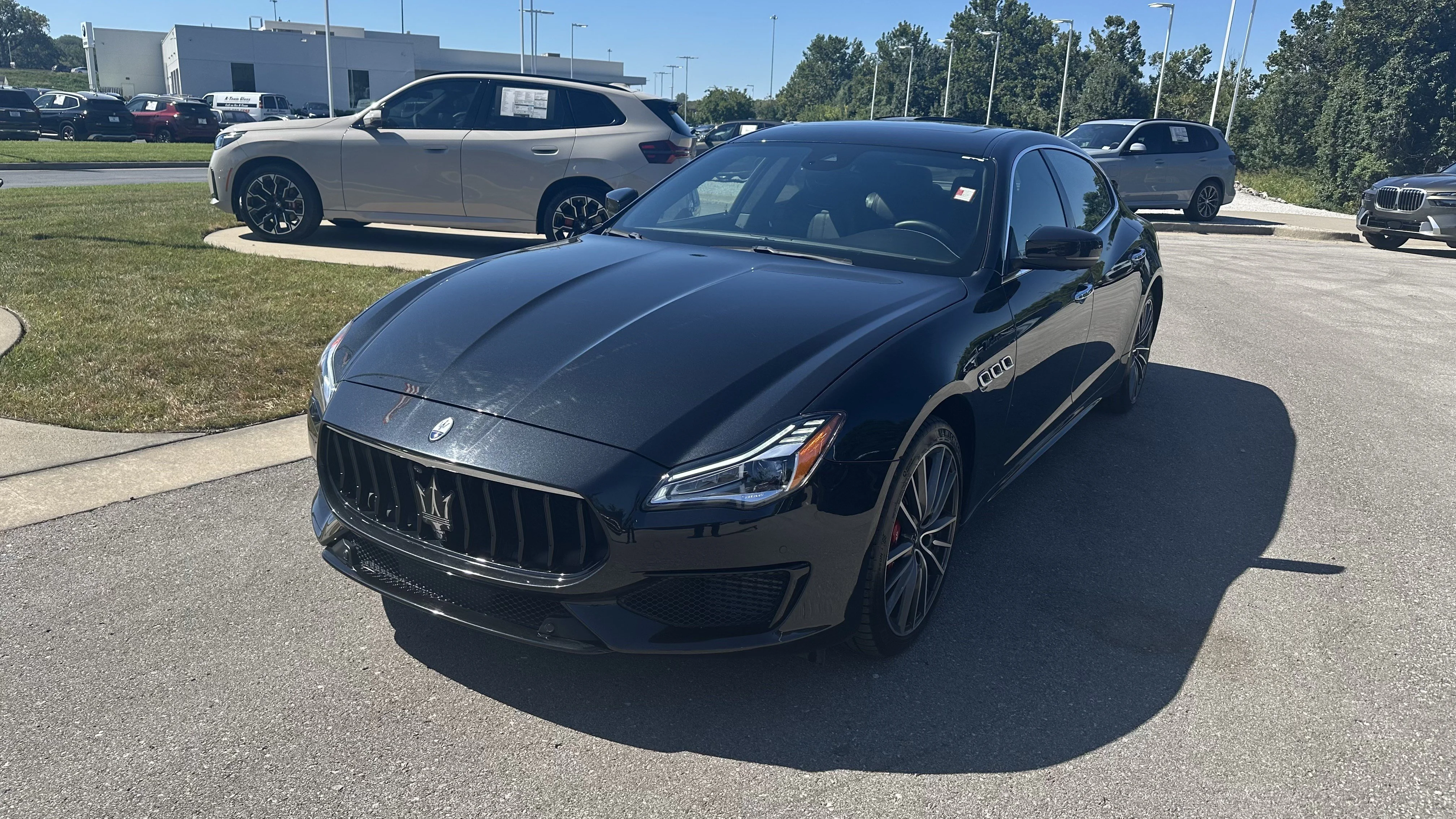 Used 2022 Nero Ribelle Metallic Maserati Modena Q4 image 5