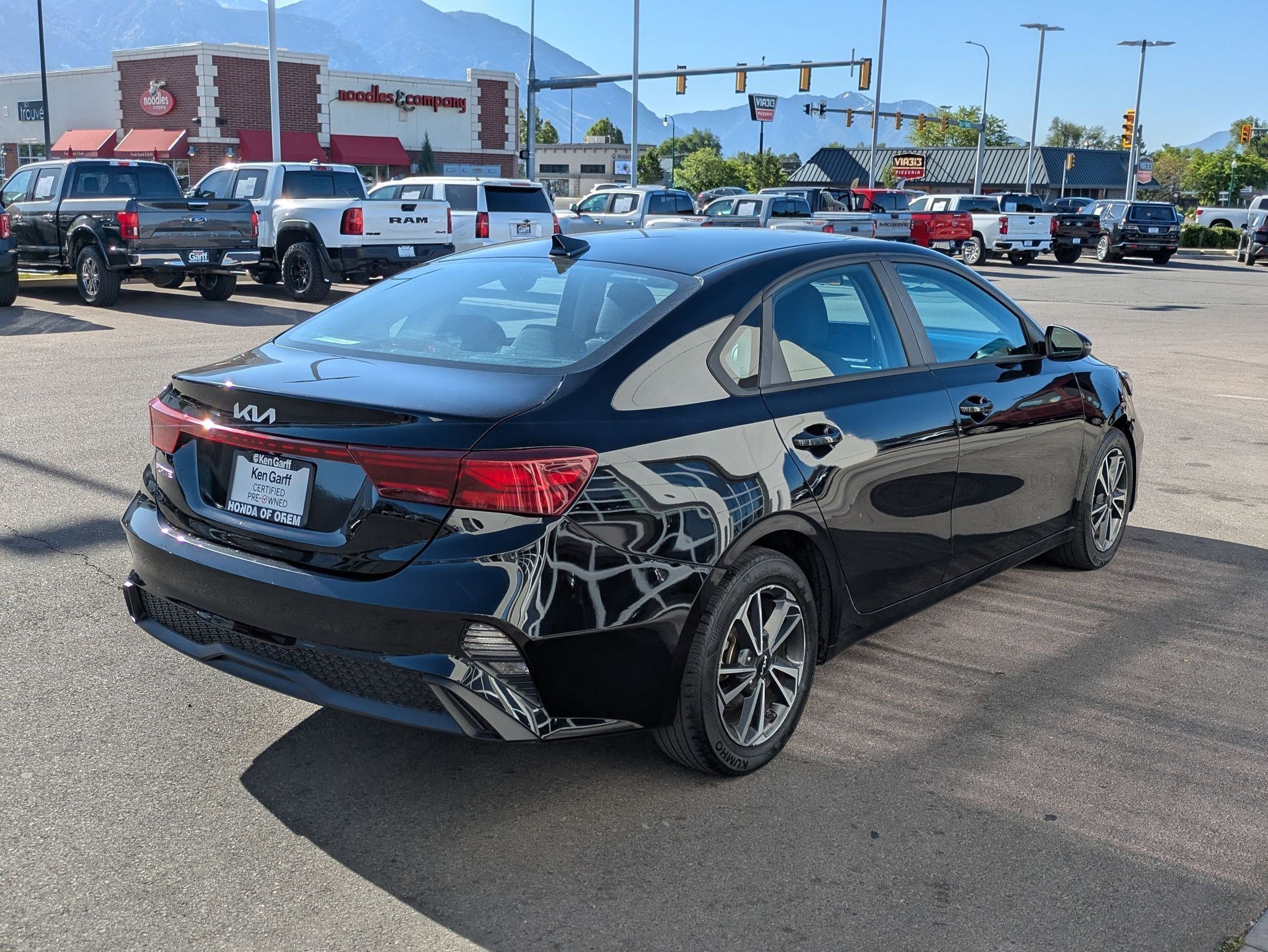Used 2023 Aurora Black Kia LXS image 3