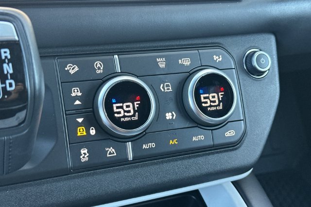 Used 2025 Gray Land Rover X-Dynamic SE image 19