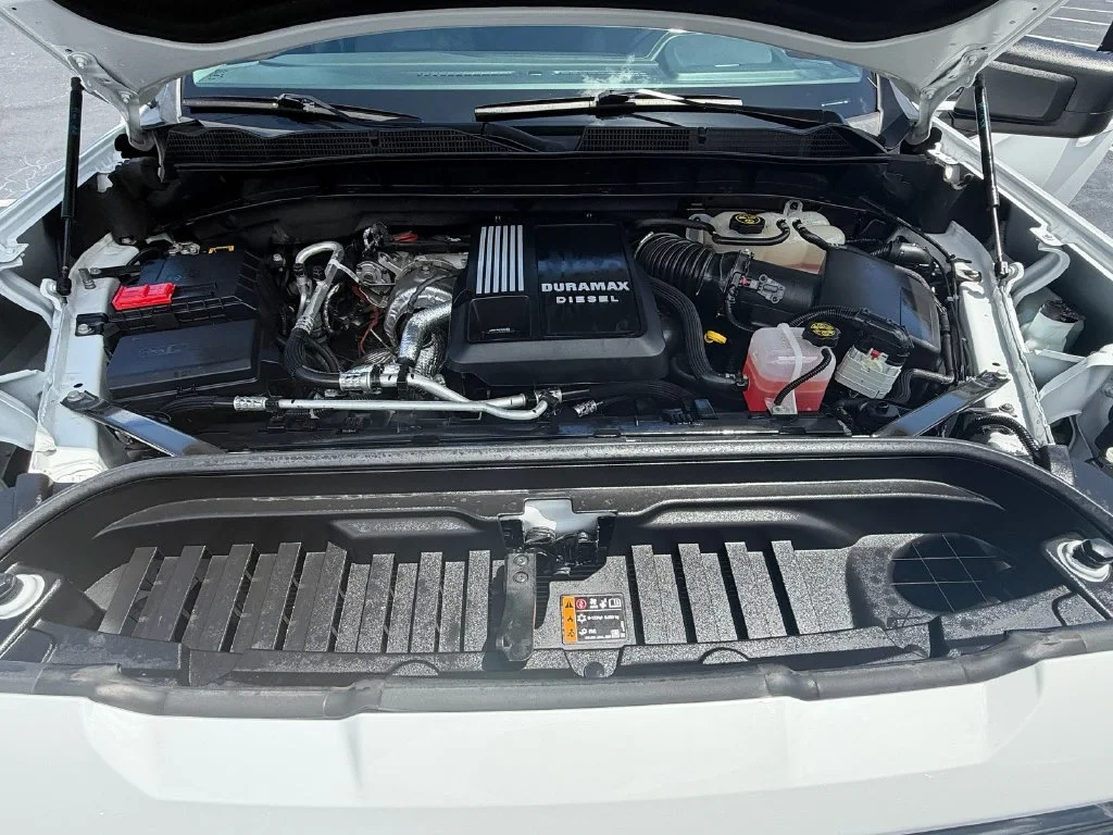Used 2023 SUMMIT WHITE GMC Elevation image 21