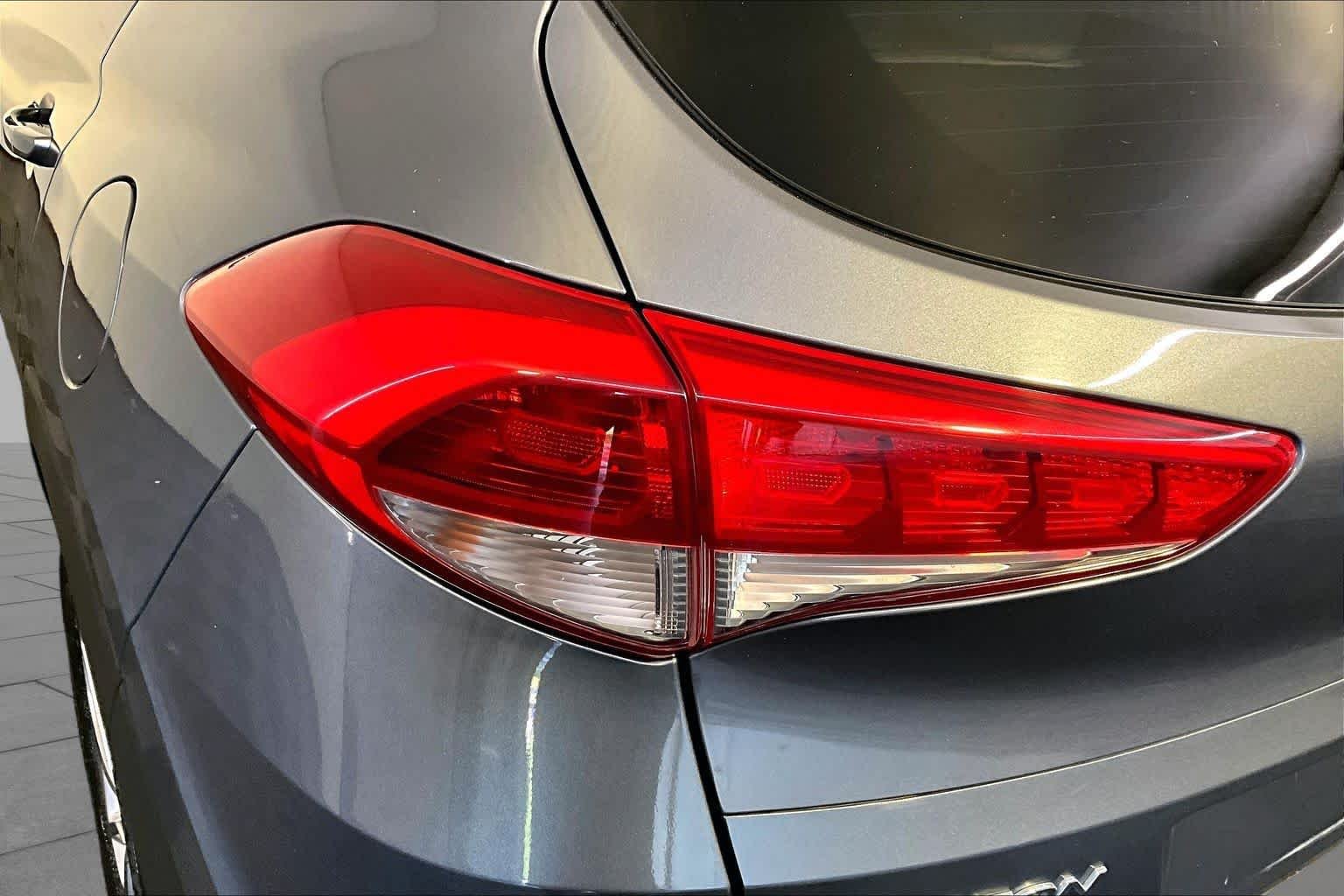 Used 2017 Coliseum Gray Hyundai SE image 27