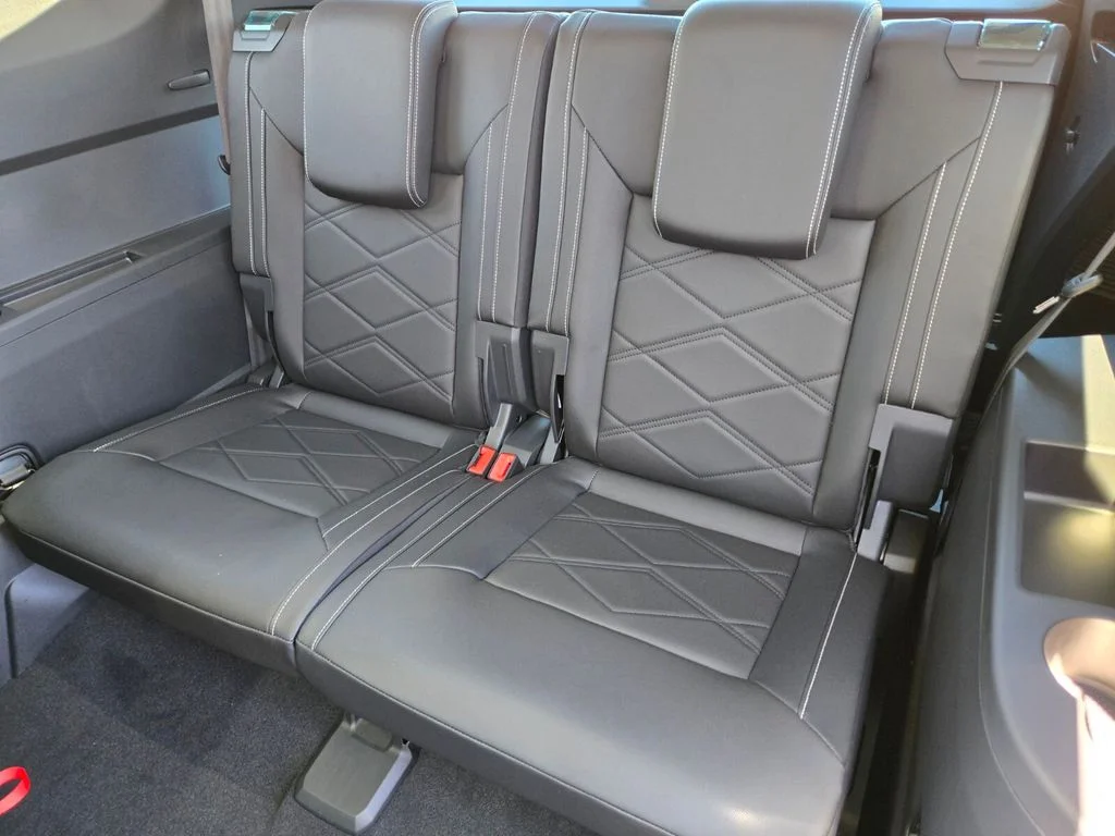 New 2026 Green Volkswagen 2.0T SE w/Technology image 8