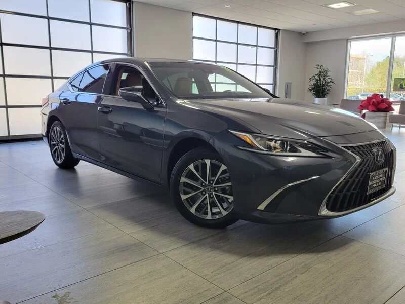 2025 Lexus ES 350 - Photo 9