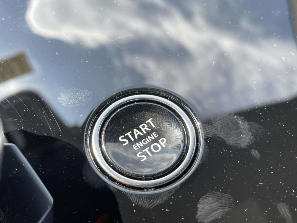 New 2026 Carpathian Grey Land Rover Dynamic SE image 41