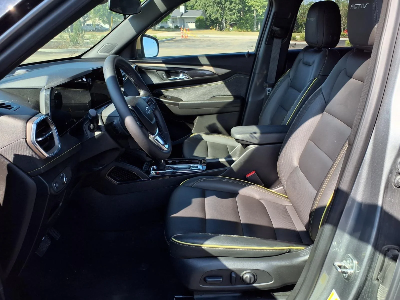 Used 2025 Sterling Gray Metallic Chevrolet ACTIV image 22
