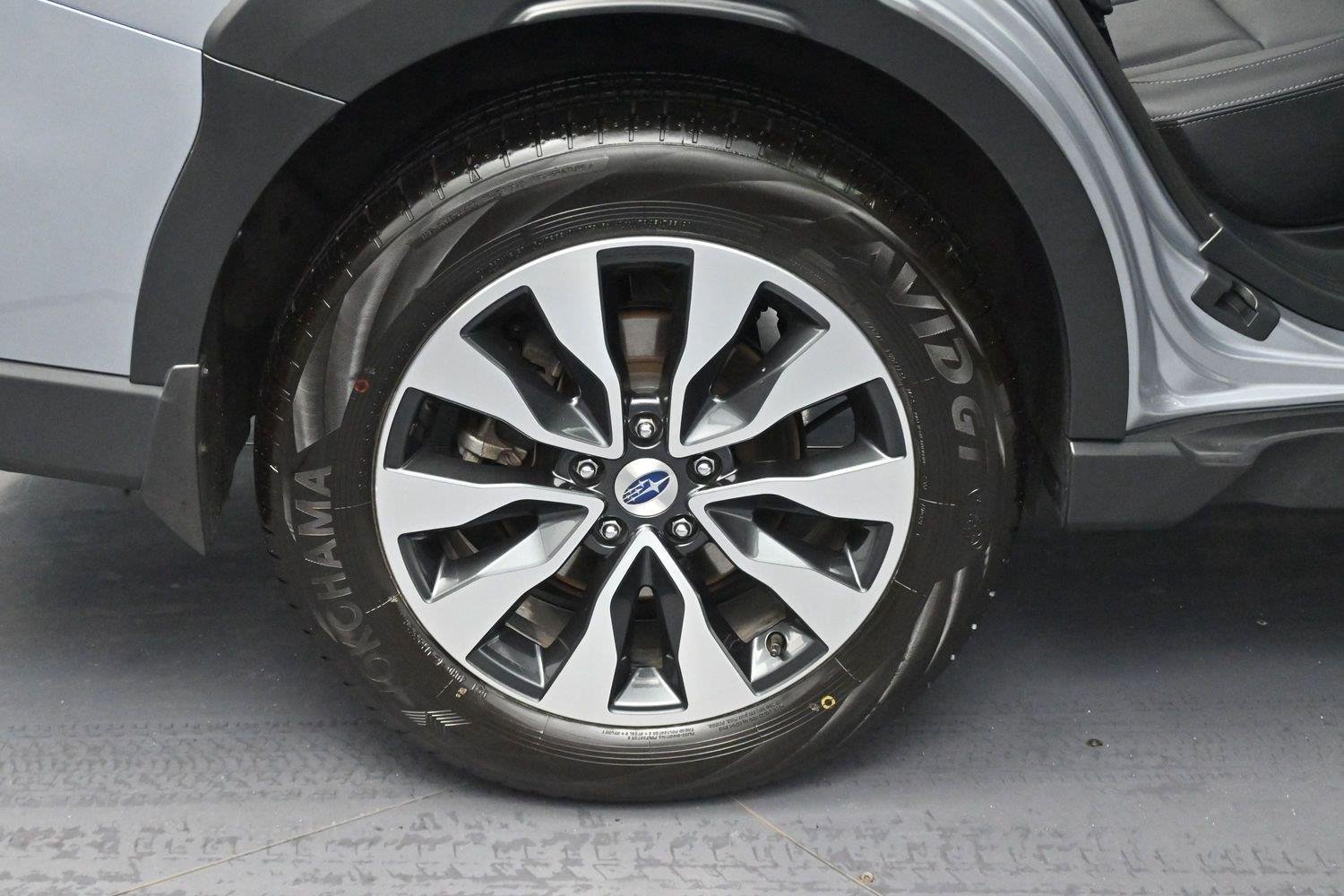 Used 2023 Ice Silver Metallic Subaru Limited XT image 33