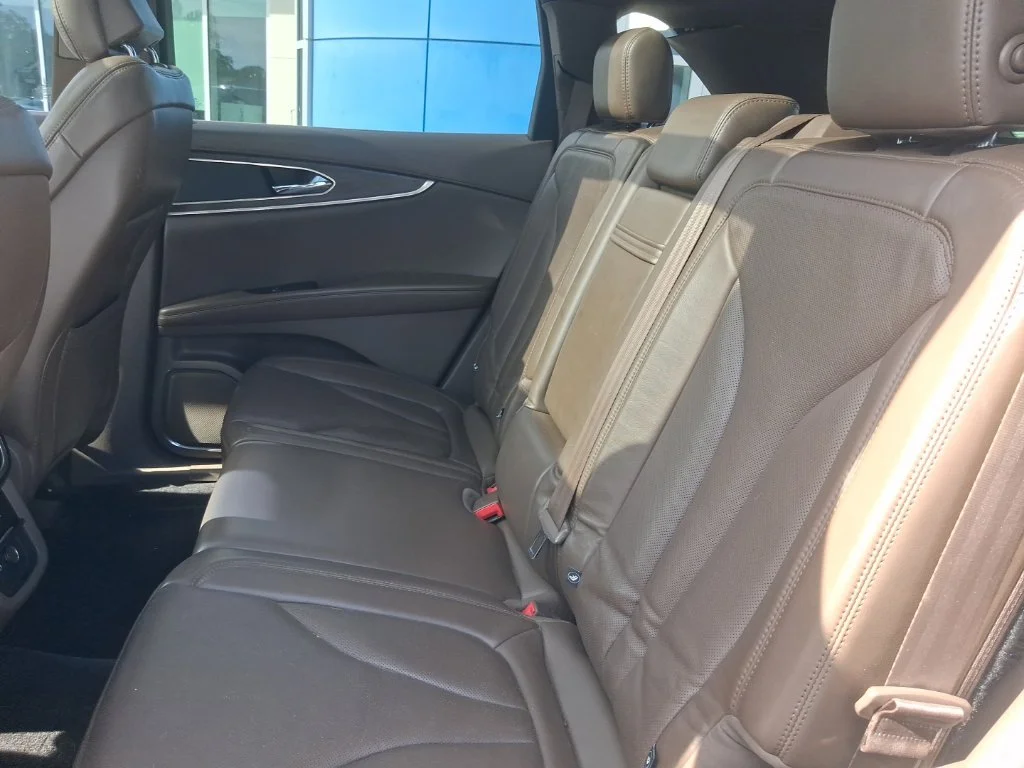 Used 2016  Lincoln Reserve image 25