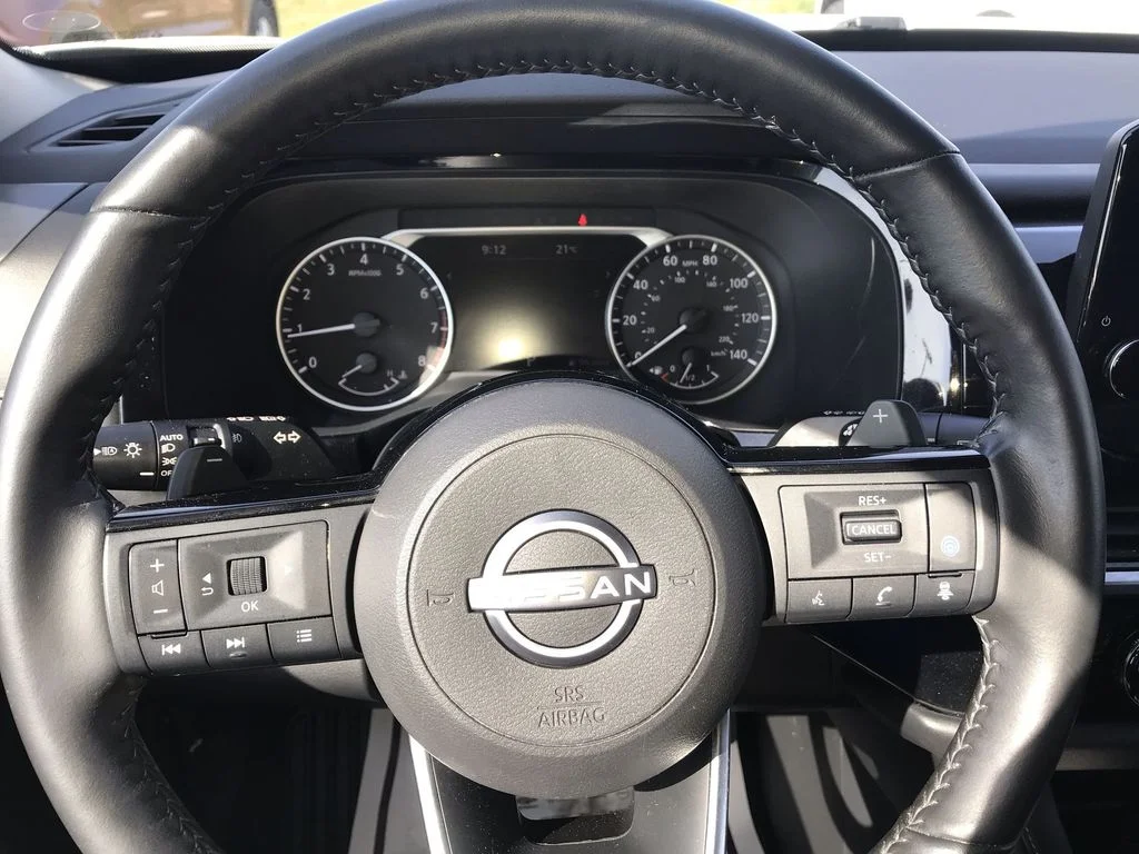 Used 2023 White Nissan SL image 14