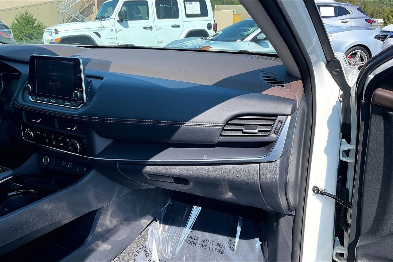 Used 2023 Glacier White Nissan S FWD image 28