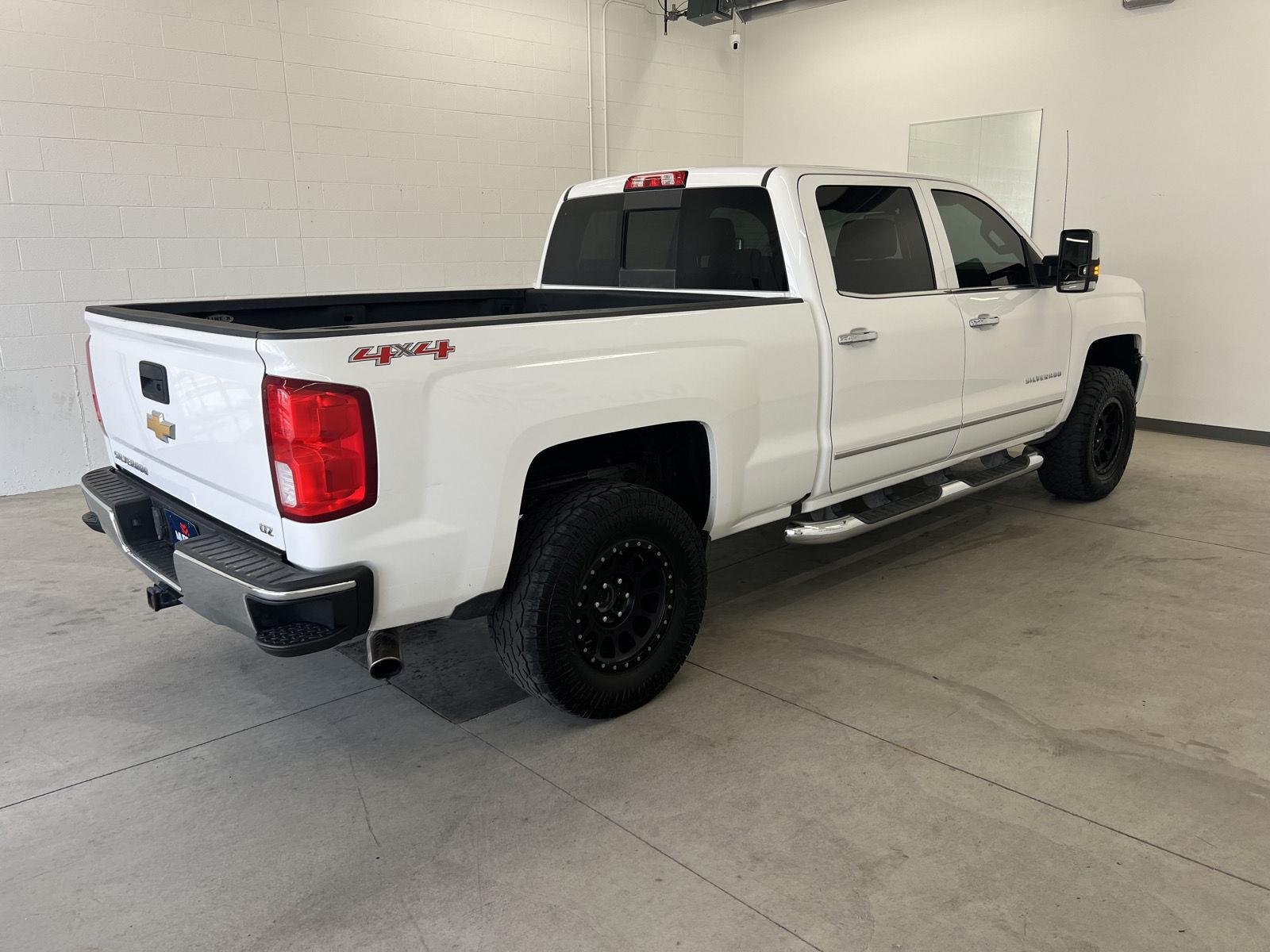 2017 Chevrolet Silverado 1500 LTZ - Photo 11