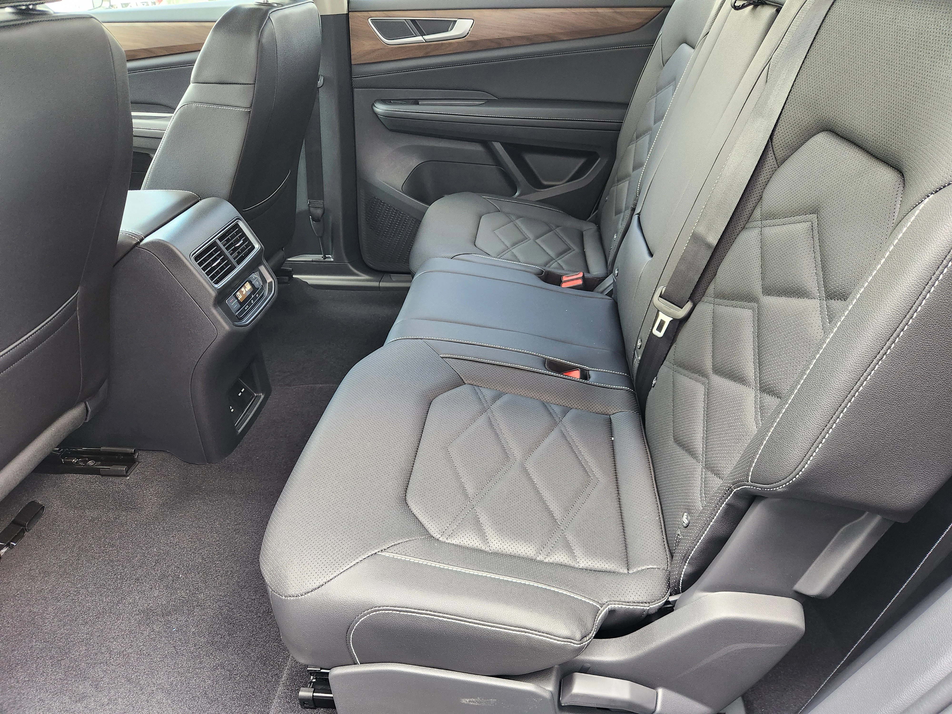 2026 Volkswagen Atlas SE w/Tech - Photo 18
