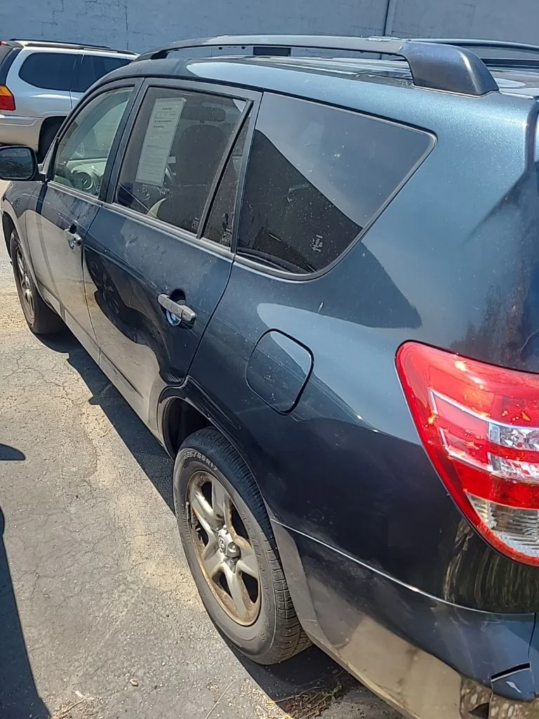Used 2009 Green Toyota Base image 4