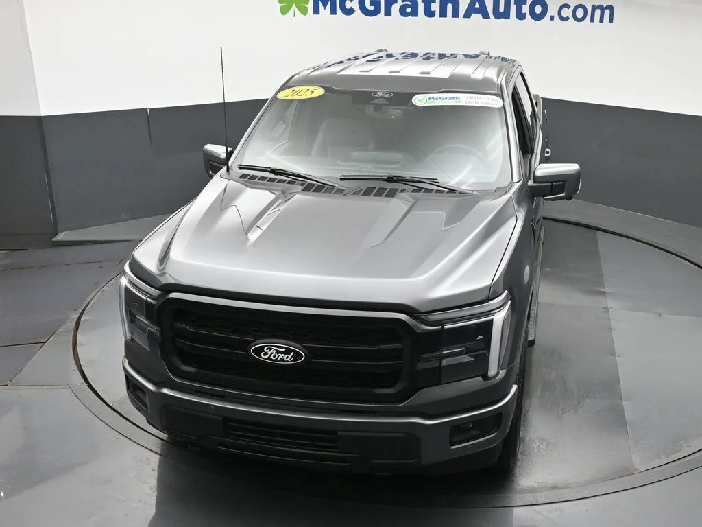 Used 2025 Gray Ford Lariat image 27