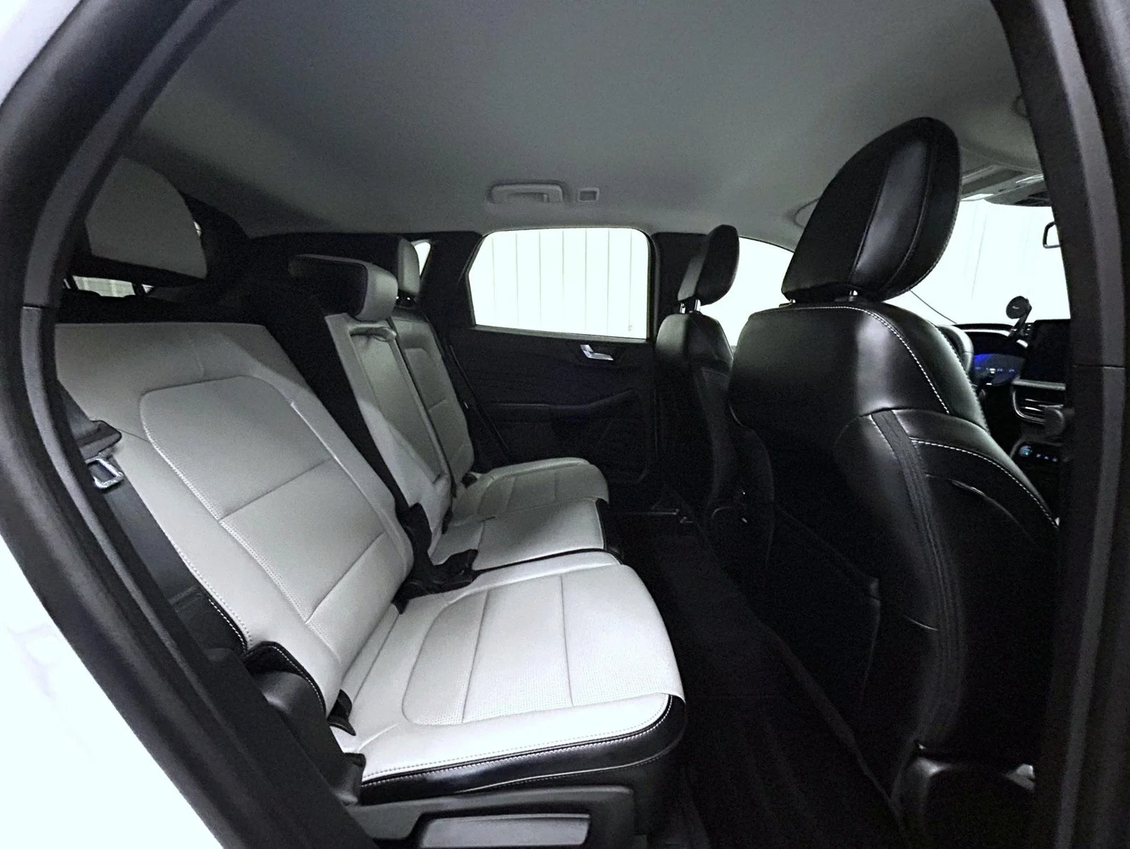 Used 2023 White Ford Platinum image 18