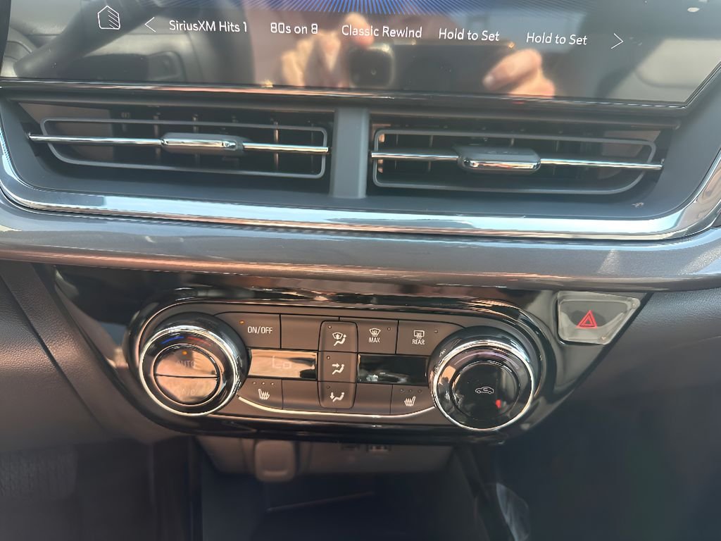 New 2026 Mosaic Black Metallic Chevrolet ACTIV image 23