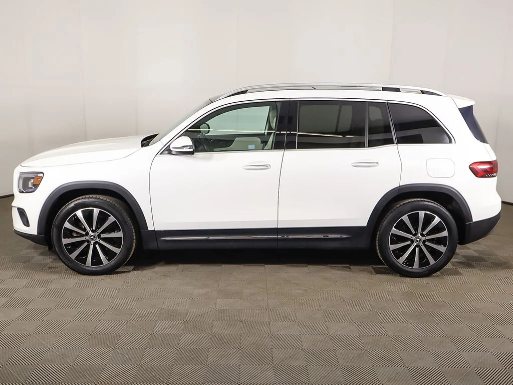 Used 2022 Polar White Mercedes-Benz GLB 250 image 18