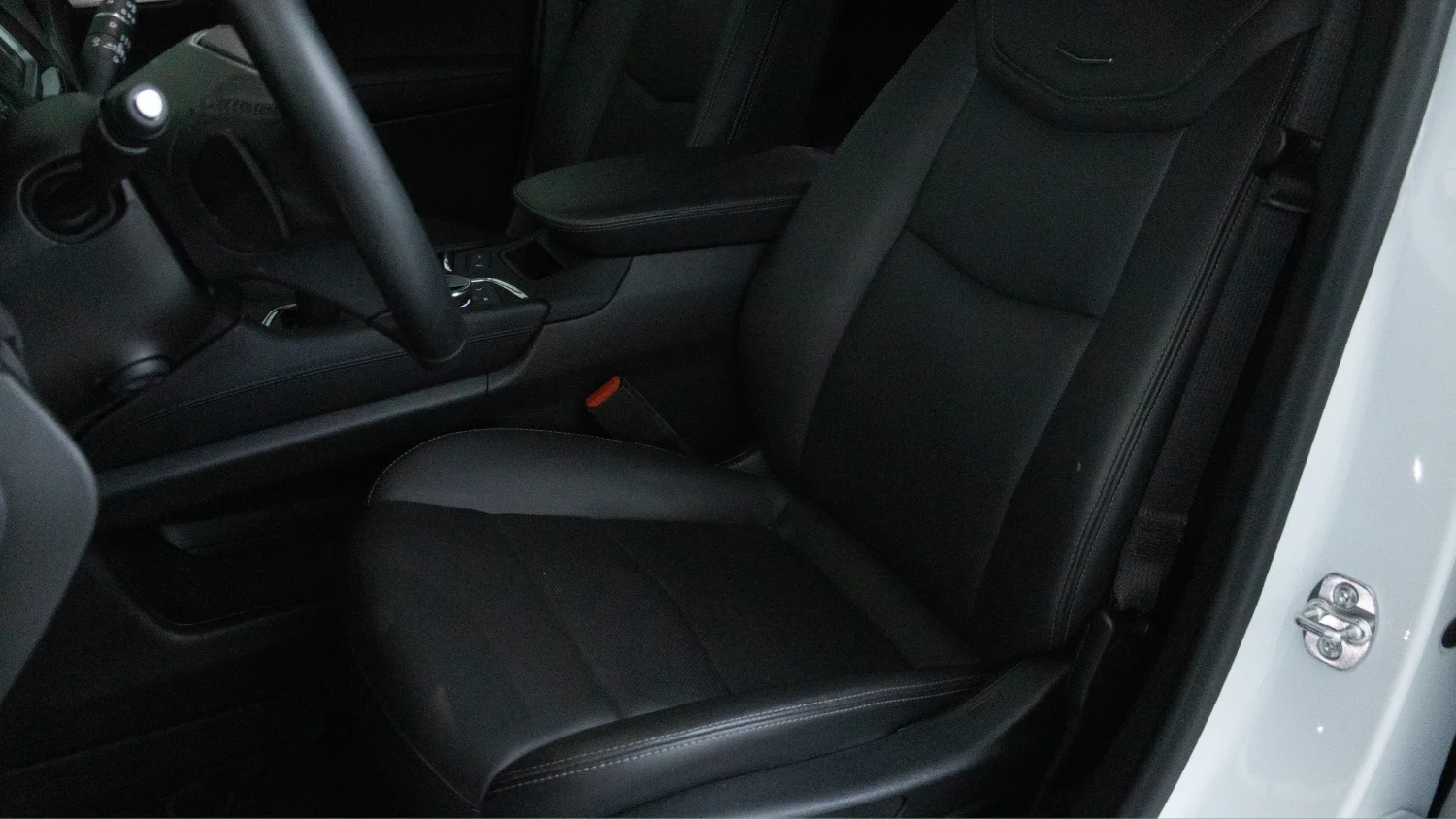 Used 2025 White Cadillac Premium Luxury image 12