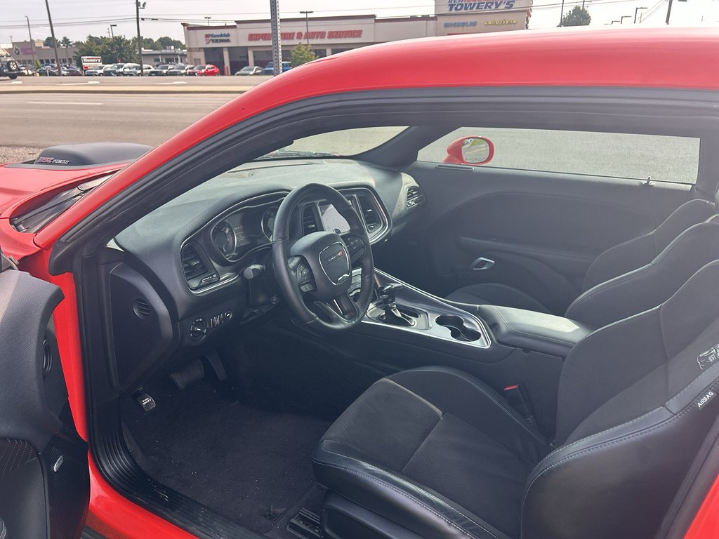 Used 2017 Go Mango Dodge 392 Hemi Scat Pack Shaker image 8